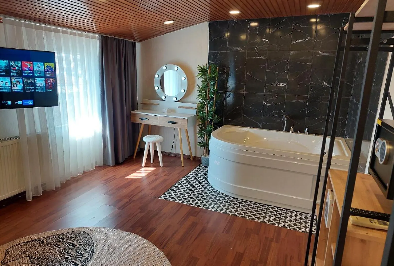Findikzade Seaside Flats In Lively Fatih Area Very Near Metro And Tourist Sights Istanbul Apartment