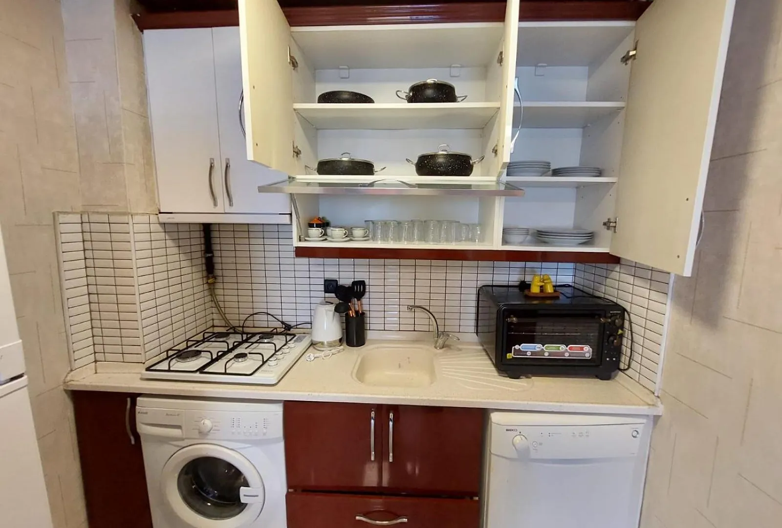 Findikzade Seaside Flats In Lively Fatih Area Very Near Metro And Tourist Sights Istanbul Turkey